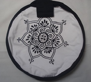 Cojín de Meditación de Yoga Negro GULLSTAR YOGA INDUSTRY, Diseño Floral Bordado, Lona de Algodón Lavable, Ecológico, para Adultos - Product Image 4