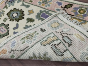 Nouveau tapis abstrait rose noué à la main |   Petit tapis fait main en laine inspiré de l'Oushak, adapté aux animaux domestiques, antidérapant, très résistant, pour la maison - Product Image 3