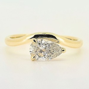 Anillo de Compromiso de Moissanita Cultivada en Laboratorio, Minimalista, Chapado en Oro de 14k, Banda Trenzada, Solitario en Forma de Lágrima, Unisex, Regalo de Boda - Product Image 4