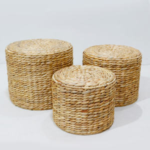 Taburete otomano de almacenamiento trenzado de jacinto de agua hecho a mano de Vietnam ecológico para sala de estar - Product Image 3