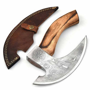 SHORT SIGN Hacha de Pizza Tomahawk Personalizada Hecha a Mano de Acero con Alto Contenido de Carbono, Mango de Madera de Fresno, Funda de Cuero Fino, Cortador de Pizza - Product Image 1