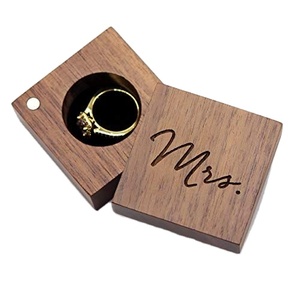 Caja de anillo de madera grabada personalizada para ceremonia de boda, caja de propuesta con diseño personalizado, precio al por mayor, anillos de madera - Product Image 1