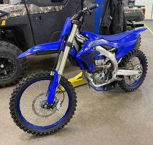 PRÊT À EXPÉDIER Moto tout-terrain Yamaha YZ450F 2024 450cc, livraison nationale, occasion, à vendre - Product Image 3