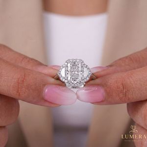 High-End Radiant Cut Halo Lab Grown <b>Diamond</b> Engagement <b>Ring</b> with Trapezoid Side Stones 14K 18K Gold Platinum OEM ODM - Product Image 1