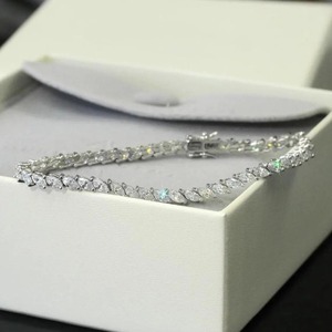 Pulsera de Diamantes Cultivados en Laboratorio de Calidad de Exportación, Plata de Ley 925, Joyería de Lujo Personalizada con Incrustaciones de Diamantes para Mujer y Uso de Moda en Venta - Product Image 6