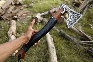 Hacha de Supervivencia Industrial Personalizada Hecha a Mano de Acero Inoxidable con Mango de Madera de Alta Calidad - Product Image 4