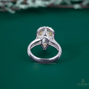 Anillo de compromiso Lumera Fancy con diamante amarillo talla pera, halo de oro blanco, anillo de lujo para mujer, certificado IGI, anillo de boda. - Product Image 6