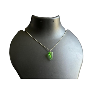 Elegante colgante de cadena de plata alemana Acabado antiguo Joyería étnica ligera para mujeres Ideal para ropa tradicional e informal - Product Image 1