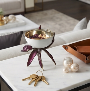 Elegante tazón con borde de oro blanco y base floral morada, tazones decorativos de metal hechos a mano para regalos de boda. - Product Image 6