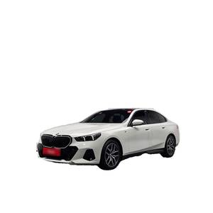 BMW Serie 5 520i Edición Especial 2024, 11,427 km, Caja de Cambios Automática, Asientos de Cuero, Volante a la Izquierda, Cámara Trasera - Product Image 1