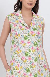 เดรสสั้นผ้าฝ้ายลายดอกคุณภาพพรีเมียม เป็นมิตรกับสิ่งแวดล้อม ซักได้ คอวี แขนกุด จับจีบ น้ำหนักเบา สวมใส่สบาย เหมาะสำหรับฤดูร้อน - Product Image 6