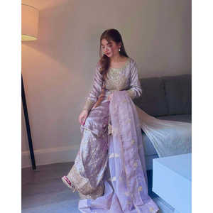 Conjunto de Traje de Fiesta de Satén de Diseñador con Hermosa Bordeada de Encaje - Product Image 1