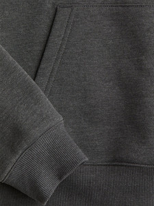 เสื้อฮู้ดผู้ชายสีน้ำเงินกรมท่าพรีเมียม – ผ้าฟลีซผสมฝ้ายเนื้อนุ่ม สไตล์ลำลองแนวสตรีทแวร์ พร้อมกระเป๋าจิงโจ้และทรงหลวมสบาย - Product Image 4