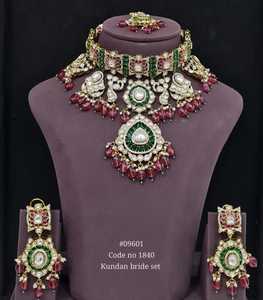 Conjunto de Joyería Kundan Vintage, Collar y Aretes de Latón Chapado en Oro, con Perlas de Moissanita, para Novias y Bodas - Product Image 1