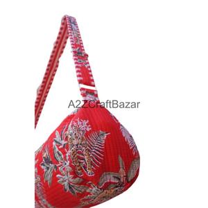 กระเป๋าสะพายไหล่ลายดอกไม้สไตล์โบฮีเมียนสำหรับวันหยุดสุดสัปดาห์  ทำจากผ้าฝ้ายพิมพ์ลายมือ  เป็นมิตรกับสิ่งแวดล้อม  ยั่งยืนได้ - Product Image 2