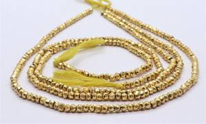 ลูกปัดไพไรต์สีทองธรรมชาติทรงเหลี่ยมขนาด 3-3.5 มม. ลูกปัดพลอยไพไรต์เคลือบ ความยาว 13 นิ้ว ขายส่งไพไรต์สีทอง - Product Image 6