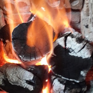 ผู้ผลิตถ่านกาแฟไม้เนื้อแข็ง100% ในเวียดนามโดยบริษัท biwood ไม่มีกลิ่นและเถ้าสีขาวสำหรับร้านบาร์บีคิวย่าง - Product Image 5