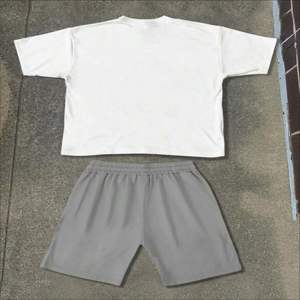 Ensemble T-shirt et short d'été pour homme, deux pièces, streetwear, sport, fitness, manches courtes, marque personnalisée, fabricant de vêtements en gros - Product Image 5