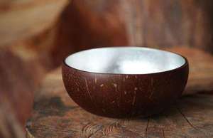 Bol en noix de coco artisanal avec incrustation de corne, laqué écologique, couleur personnalisée, bol décoratif cadeau - Product Image 3