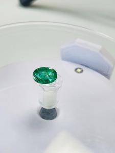 Esmeralda Zambiana natural ovalada de 1.53 ct, color verde premium, excelente brillo, piedra preciosa natural de calidad fina para coleccionistas. - Product Image 2