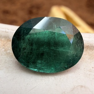 Piedra Preciosa de Esmeralda Zambiana Natural de 3.82 Quilates, Corte Ovalado Verde Intenso, Facetada, Suelta, para Joyería - Product Image 2