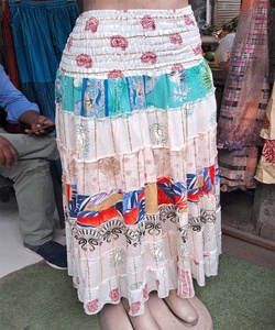 Jupe longue en viscose Lurix imprimée à volants avec patchwork, style hippie bohème, taille unique GC-AP-1627 - Product Image 1