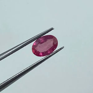 Exquisita Piedra Preciosa de Espinela Roja Rosada de Corte Ovalado Natural de Alta Calidad para la Elaboración de Joyería Fina - Product Image 1