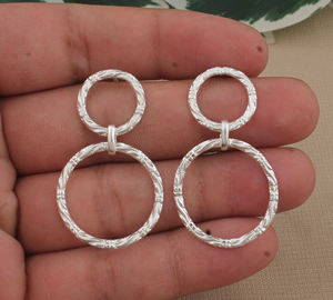 Boucles d'oreilles pendantes minimalistes en argent sterling 925, forme goutte d'eau, délicates, pour un usage quotidien, cadeau de fête, bijoux pour femmes - Product Image 4