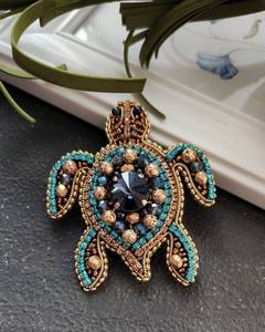 Broche Bordado Floral con Cuentas, Joyería de Moda Hecha a Mano, Accesorio de Estilo Vintage, Broche Bordado con Cuentas con Hermosa Decoración a Mano - Product Image 5