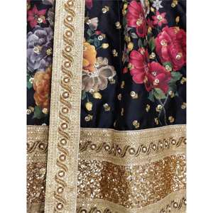 Magnifique designer brodé Lehenga Choli en noir pour robes de soirée ou de cocktail - Product Image 2