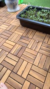 Dalles de terrasse en bois d'acacia moderne 300x300mm, imperméables et antidérapantes pour terrasse, cour arrière, balcon, jardin, piscine et décoration - Product Image 3