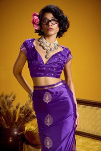 Sari en soie tissée de créateur, aspect riche, tenue traditionnelle avec détails raffinés pour les fêtes et les occasions festives - Product Image 2