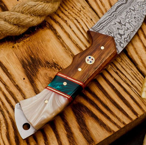 Couteau de chasse artisanal en acier Damas, lame à pointe tombante, manche en bois avec virole dorée et incrustation turquoise, à bas prix - Product Image 4