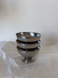 Elegant Gold Finish <b>Metal</b> <b>Bowl</b> for Home Decoration - Product Image 1