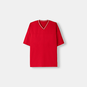 T-shirt pour homme en maille rouge surdimensionné à col en V et manches courtes, style sportif respirant, couleur unie, tissu tricoté - Product Image 4
