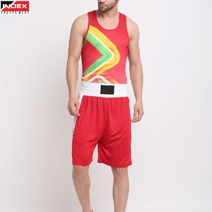 Tenue de boxe à prix avantageux pour hommes, ensemble personnalisé avec short et maillot pour entraînement et compétition en salle de sport - Product Image 1