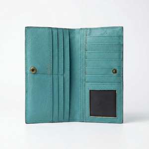 Portefeuille de voyage en cuir véritable 100% fait main, gravé de motifs floraux, pour femme, avec porte-passeport, porte-cartes d'identité, de crédit et de monnaie. - Product Image 6