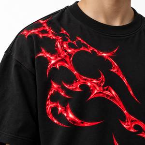 Camiseta Negra Extra Grande para Hombre, Manga Corta, Cuello Redondo, Estilo Urbano, con Estampado Tribal Rojo - Product Image 5