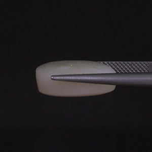 โอปอลสีขาวธรรมชาติแบบขายส่ง น้ำหนัก 10 กะรัต รูปทรงวงรี ขนาด 17x12 มม. ได้รับการรับรองจาก IGI ขัดเงาด้วยมือ พร้อมเคลือบแว็กซ์/น้ำมัน - Product Image 2