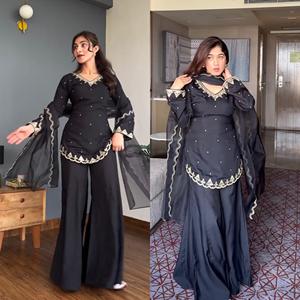 Ensemble Palazzo Indien Tendance pour la Saison des Mariages : Haut Brodé de Paillettes, Palazzo et Dupatta à Prix de Gros - Product Image 4