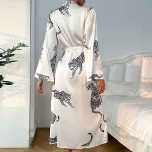 <span class=keywords><strong>Peignoir</strong></span> en satin imprimé, robe de chambre soyeuse, robes de détente, peignoirs soyeux, vêtements de détente d'été, manches longues, longues robes de chambre - Product Image 3