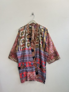 Robe kimono en soie douce et confortable, faite à la main, tenue de plage, robe courte - Product Image 1