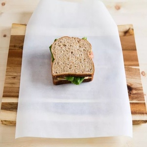 Papel Antigrasa para Envolver Alimentos, Apto para Microondas y Ecológico, Envoltorio Desechable para Sándwiches con Diseño Impreso para Uso en Restaurantes - Product Image 1