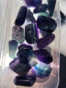 Pierres Roulées de Fluorite Naturelle Arc-en-ciel Mélangées en Gros pour la Guérison - Product Image 3