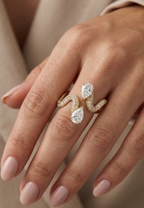 แหวนเพชรทรงหยดน้ำแบบงูพันรอบ แหวนหมั้นสำหรับผู้หญิง ชุบทอง ประดับเพชร ปรับขนาดได้ - Product Image 6