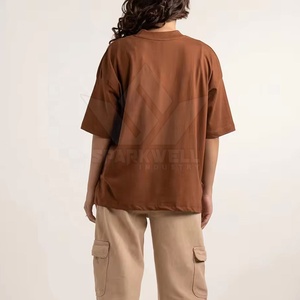 เสื้อยืดโอเวอร์ไซส์สีน้ำตาลล้วน คอกลม แขนครึ่งตัว ผ้าฝ้าย ทรงหลวม สไตล์ลำลอง สตรีทแวร์ สำหรับฤดูร้อน - Product Image 3