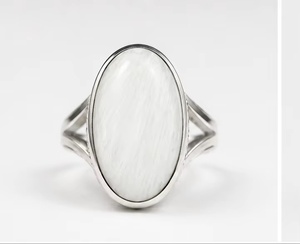 Anillos de selenita blanca al por mayor: Lote a precio de mayoreo de anillos de piedras preciosas naturales, anillos de nacimiento, joyería para mujer, anillos delicados hechos a mano. - Product Image 5