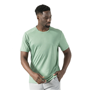 T-shirt de sport pour homme, personnalisable avec logo, uni, 100% polyester, séchage rapide, respirant, manches courtes, pour la salle de sport, l'entraînement et la remise en forme - Product Image 1