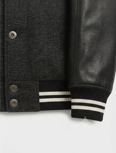 เสื้อแจ็กเก็ตขนสัตว์สีดำผสมกับแขนเสื้อหนัง - Product Image 6