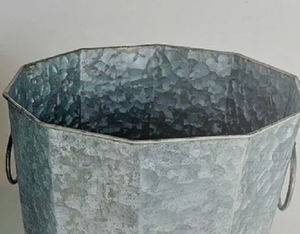 Meilleures ventes : Jardinière en métal galvanisé avec poignées pour la décoration intérieure et extérieure du jardin, pot à fleurs et jardinière - Product Image 6